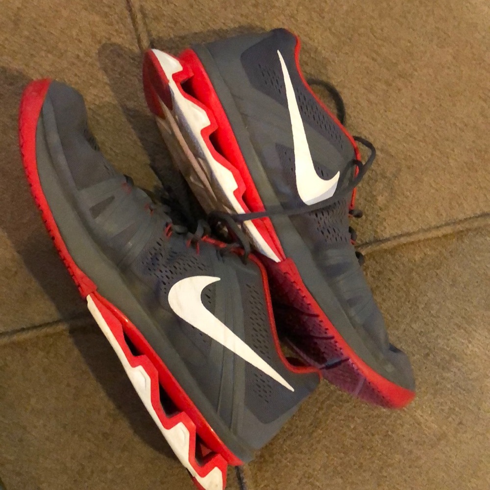 Nike tennis shoes 👟